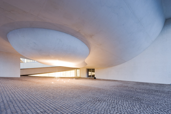 Cité de l'Ócean et du Surf, proyecto de Steven Holl